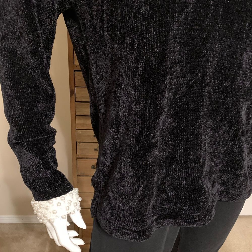 VICTORIA HARBOUR Vty Velour Black Dressy top - Picture 3 of 12